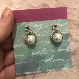 Pearl & Diamond Earrings